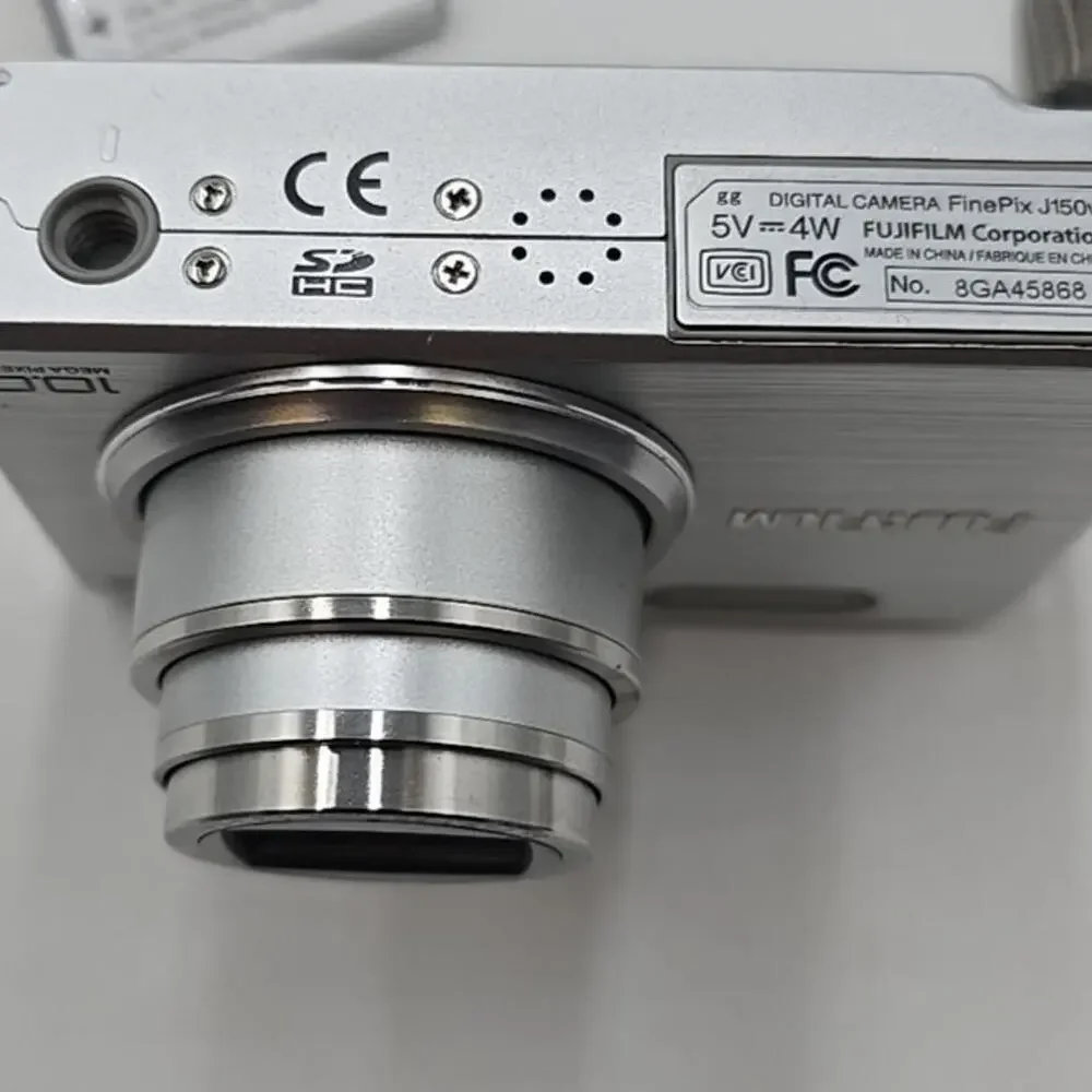 Fujifilm‎ FinePix J150W 10MP Digital Camera with 5x Optical Zoom (Silver)